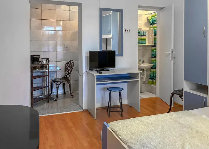 Stunning In With Wifi Apartament